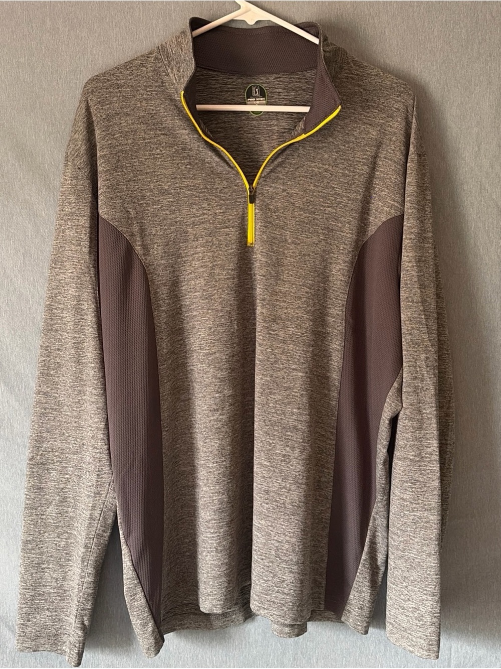 Men's Large Gray PGA Tour Quarter-Zip Sweater with Yellow Trim